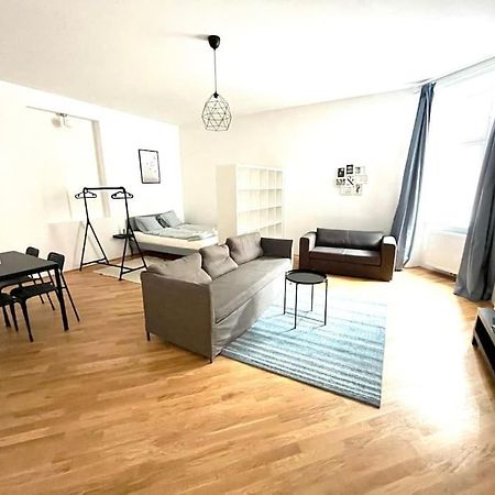 Brand New & Spacious Apartment In The City Centre Bécs Kültér fotó